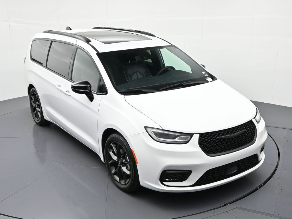 2025 Chrysler Pacifica Limited FWD