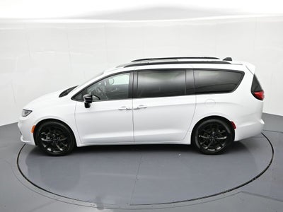 2025 Chrysler Pacifica Limited FWD