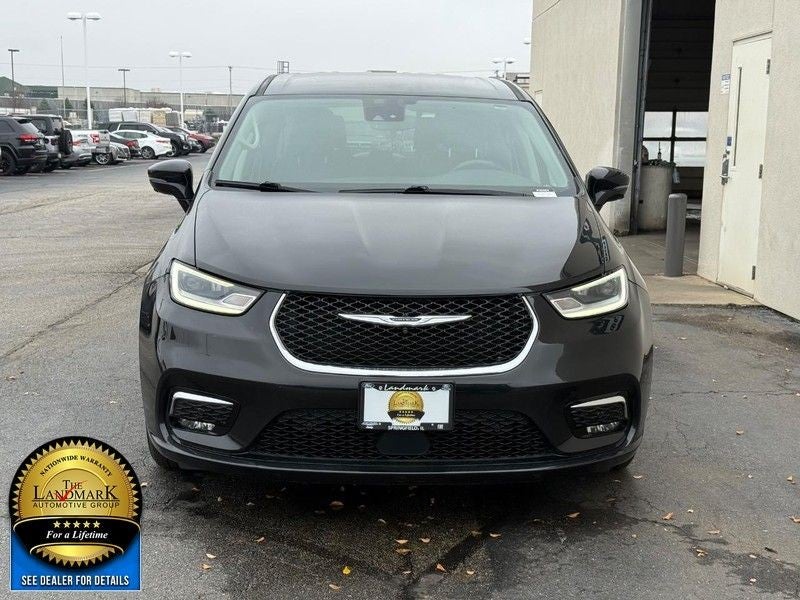 2022 Chrysler Pacifica Hybrid Touring L FWD