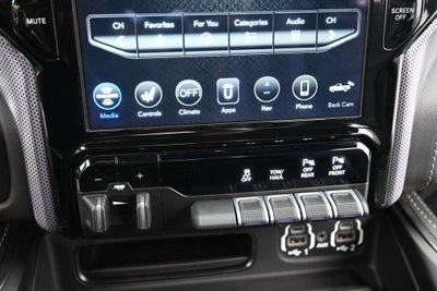 2020 RAM 2500 Limited 4x4 Crew Cab 6'4" Box