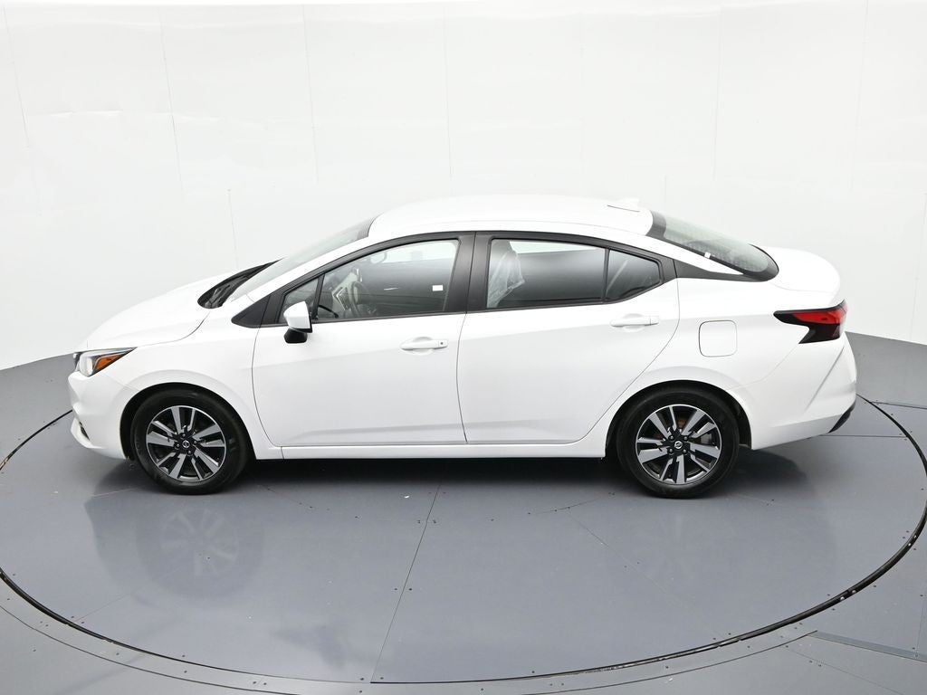 2022 Nissan Versa SV CVT