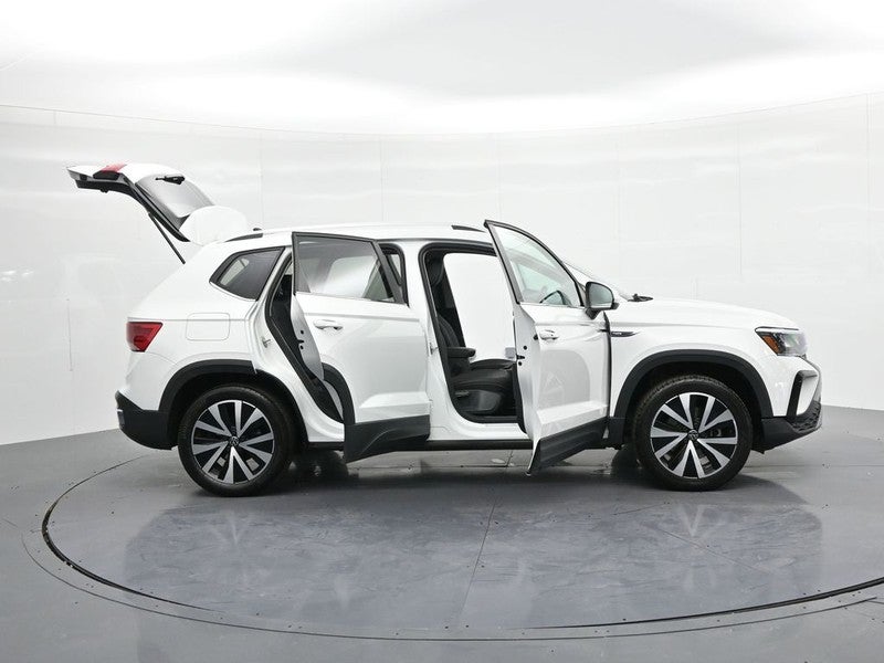 2023 Volkswagen Taos SE 4MOTION
