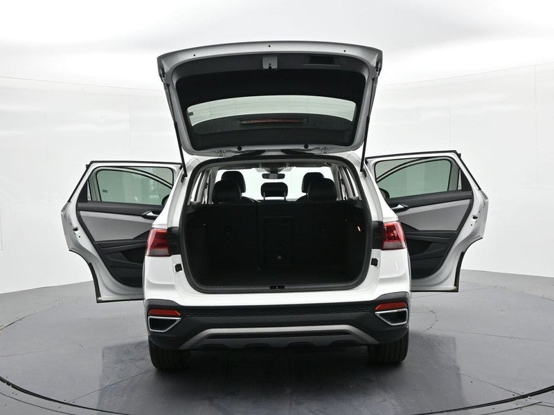 2023 Volkswagen Taos SE 4MOTION