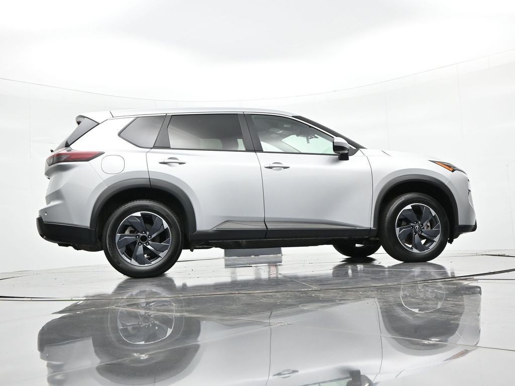 2024 Nissan Rogue FWD SV