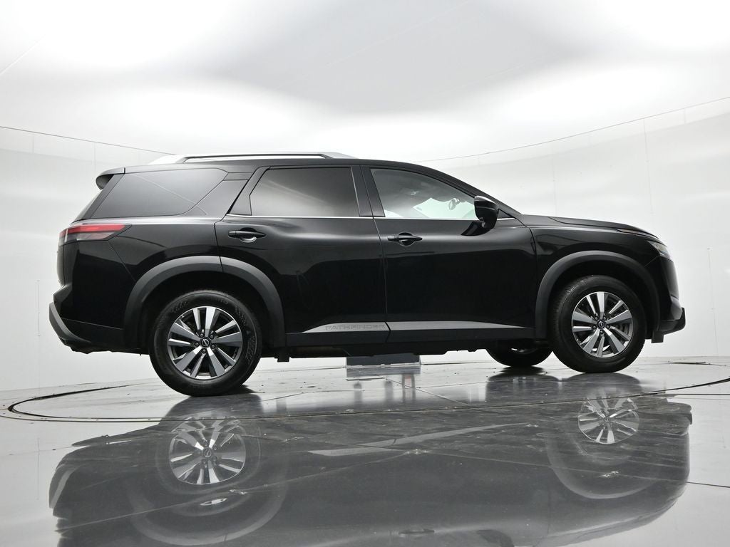 2025 Nissan Pathfinder SL 2WD