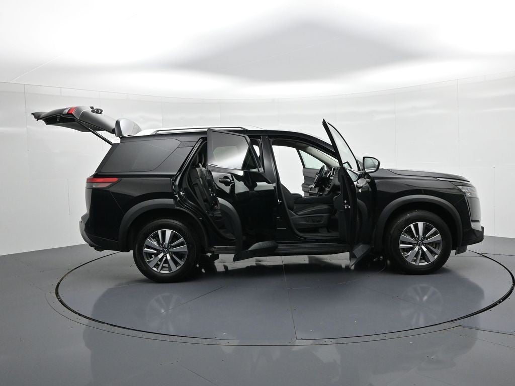 2025 Nissan Pathfinder SL 2WD