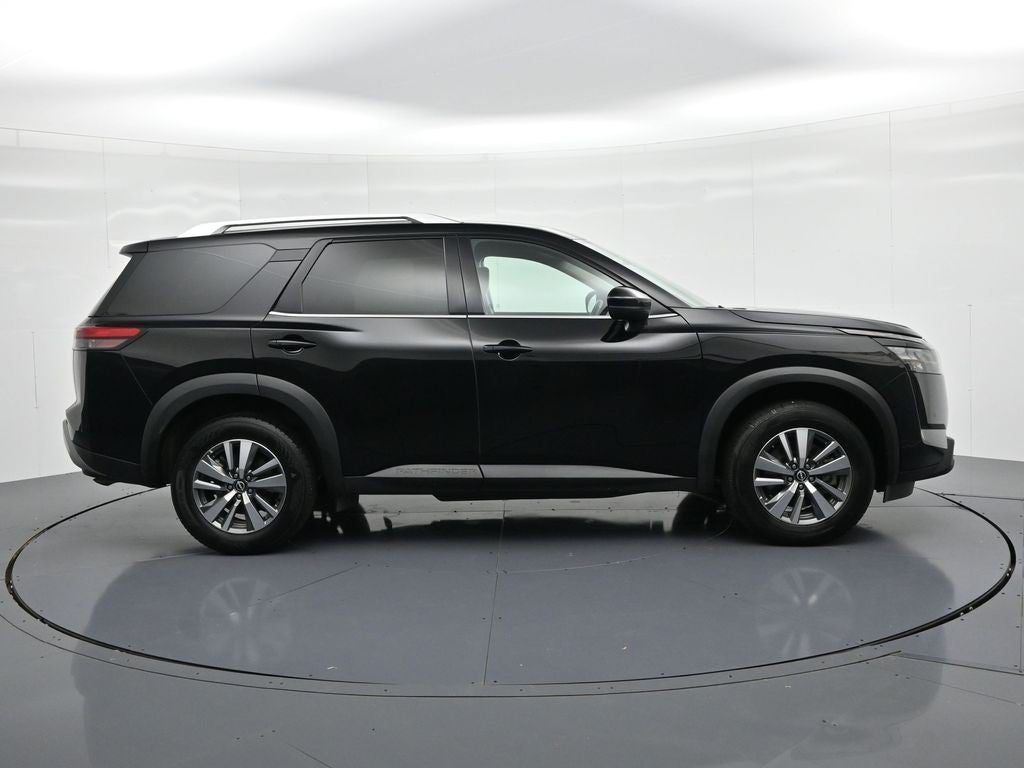 2025 Nissan Pathfinder SL 2WD