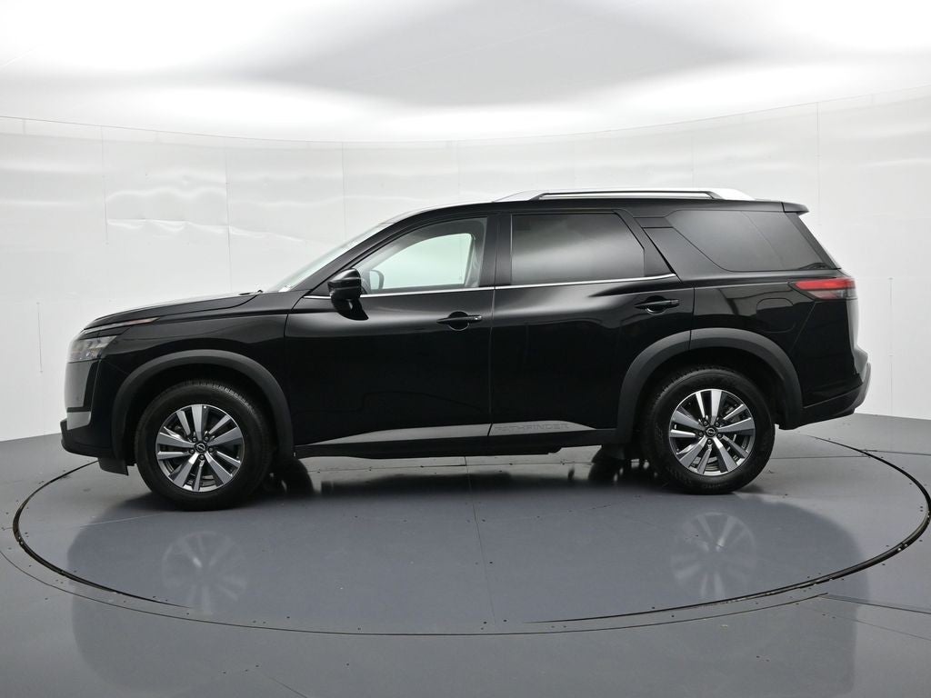 2025 Nissan Pathfinder SL 2WD