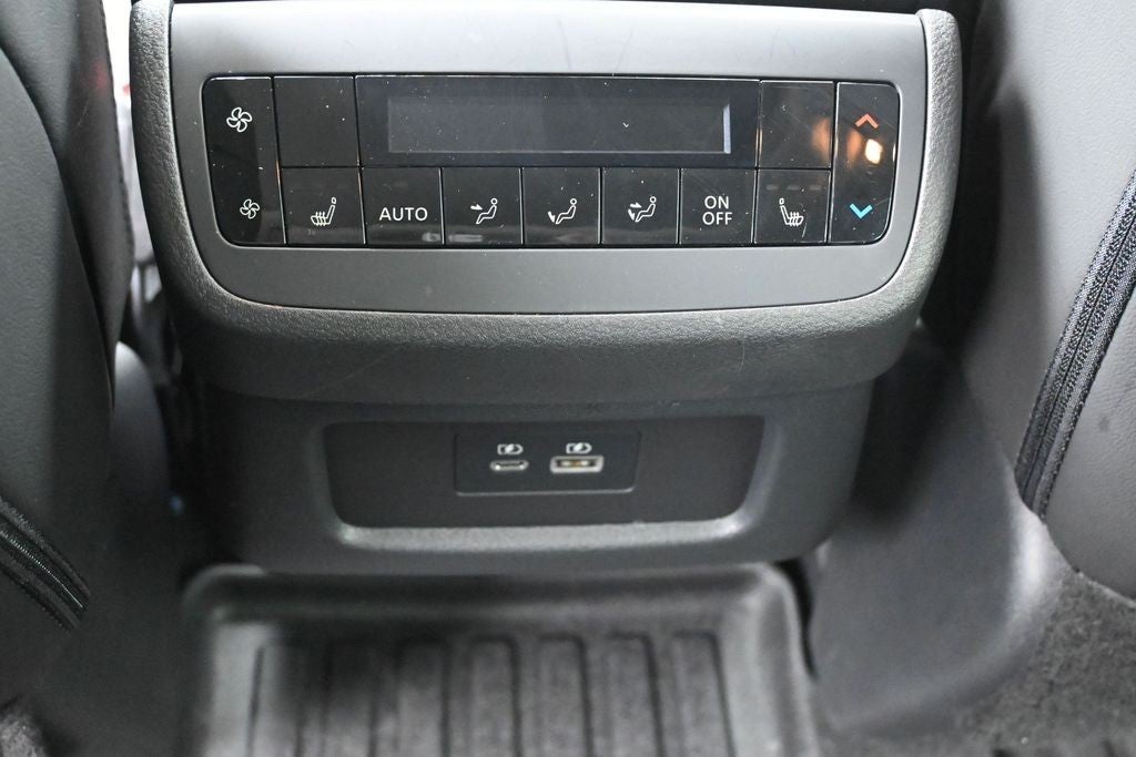 2024 Nissan Pathfinder SL 2WD