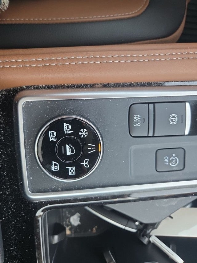 2024 Nissan Pathfinder Platinum 4WD