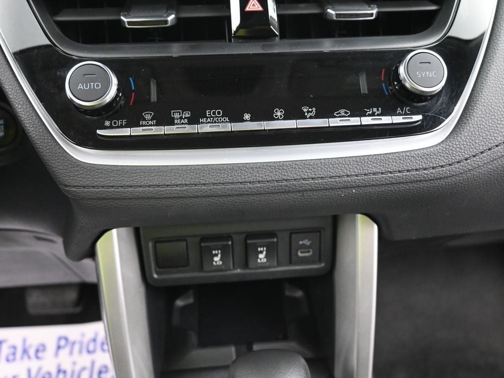 2024 Toyota Corolla Cross XLE 2WD (Natl)