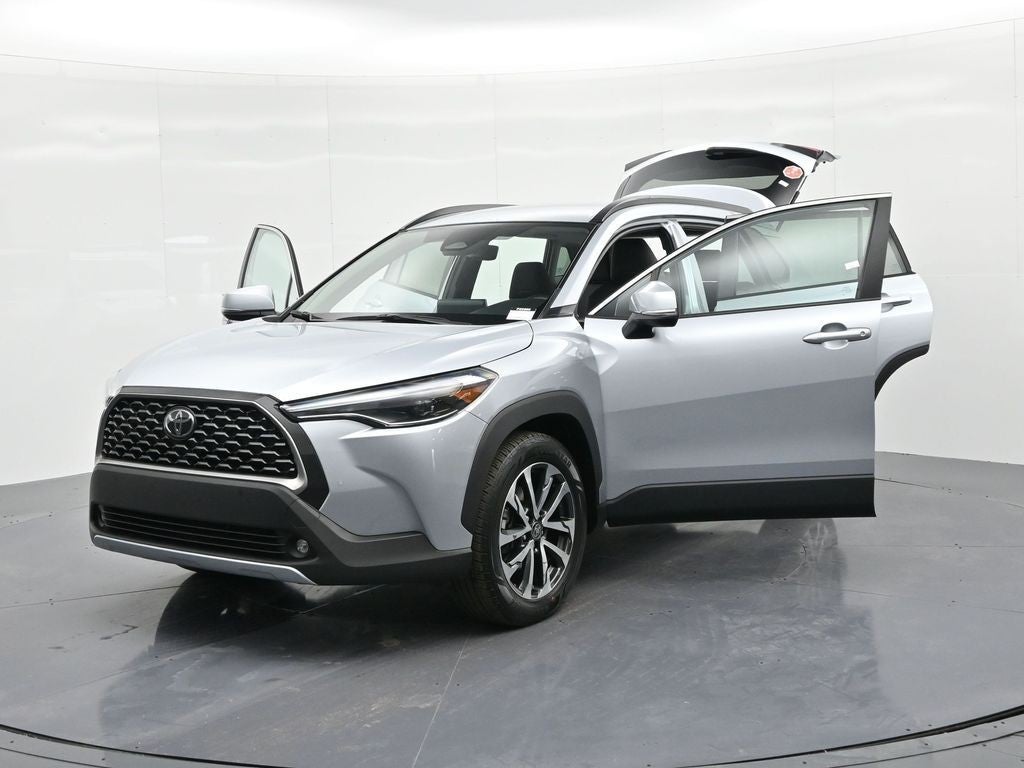 2024 Toyota Corolla Cross XLE 2WD (Natl)