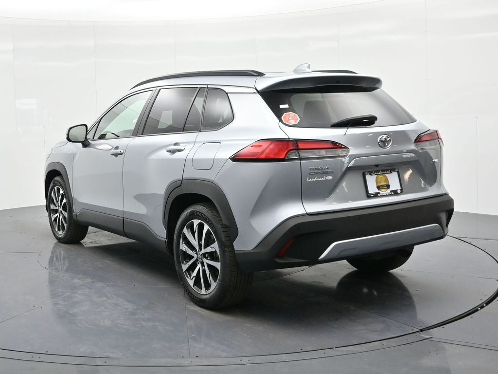 2024 Toyota Corolla Cross XLE 2WD (Natl)