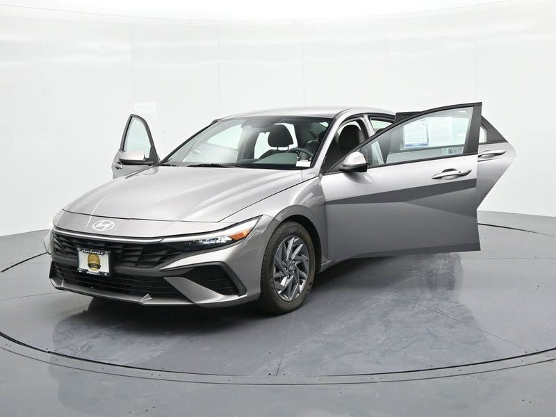 2024 Hyundai Elantra SEL IVT