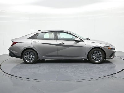 2024 Hyundai Elantra SEL IVT
