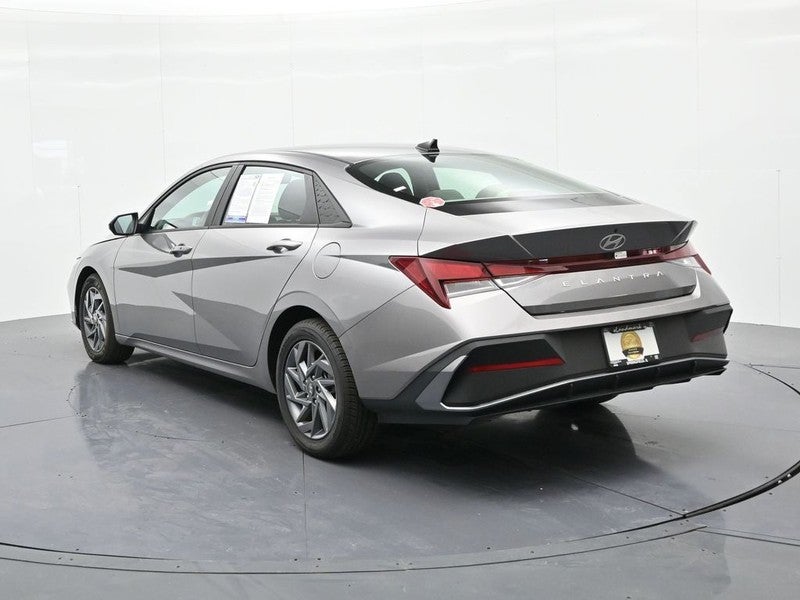 2024 Hyundai Elantra SEL IVT
