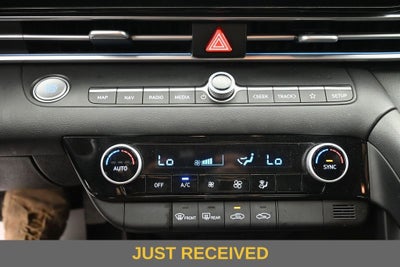 2024 Hyundai Elantra SEL IVT