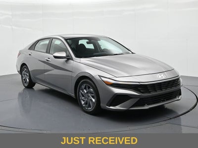 2024 Hyundai Elantra SEL IVT