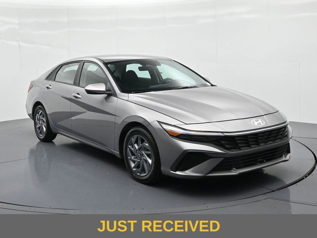 2024 Hyundai Elantra SEL IVT