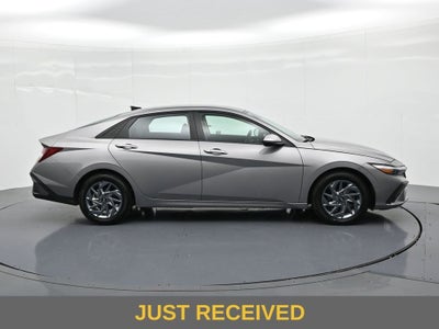 2024 Hyundai Elantra SEL IVT