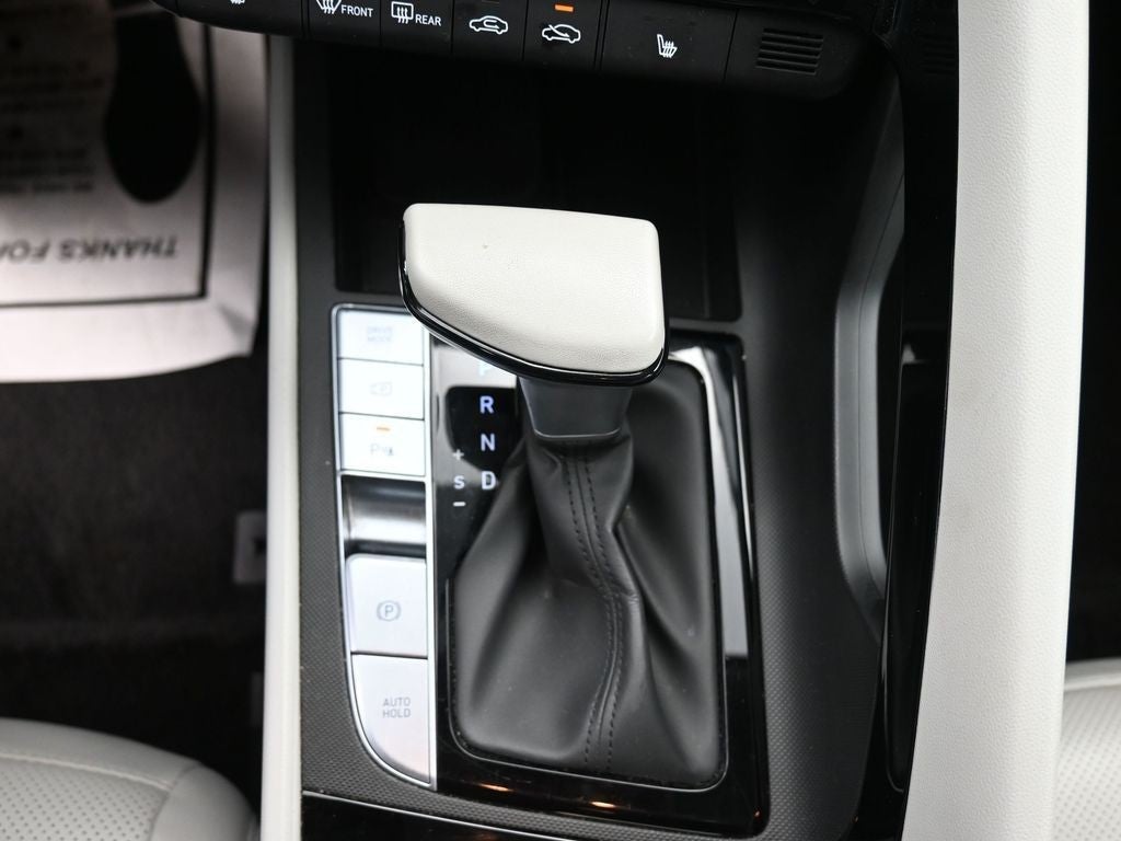 2024 Hyundai Elantra Limited IVT