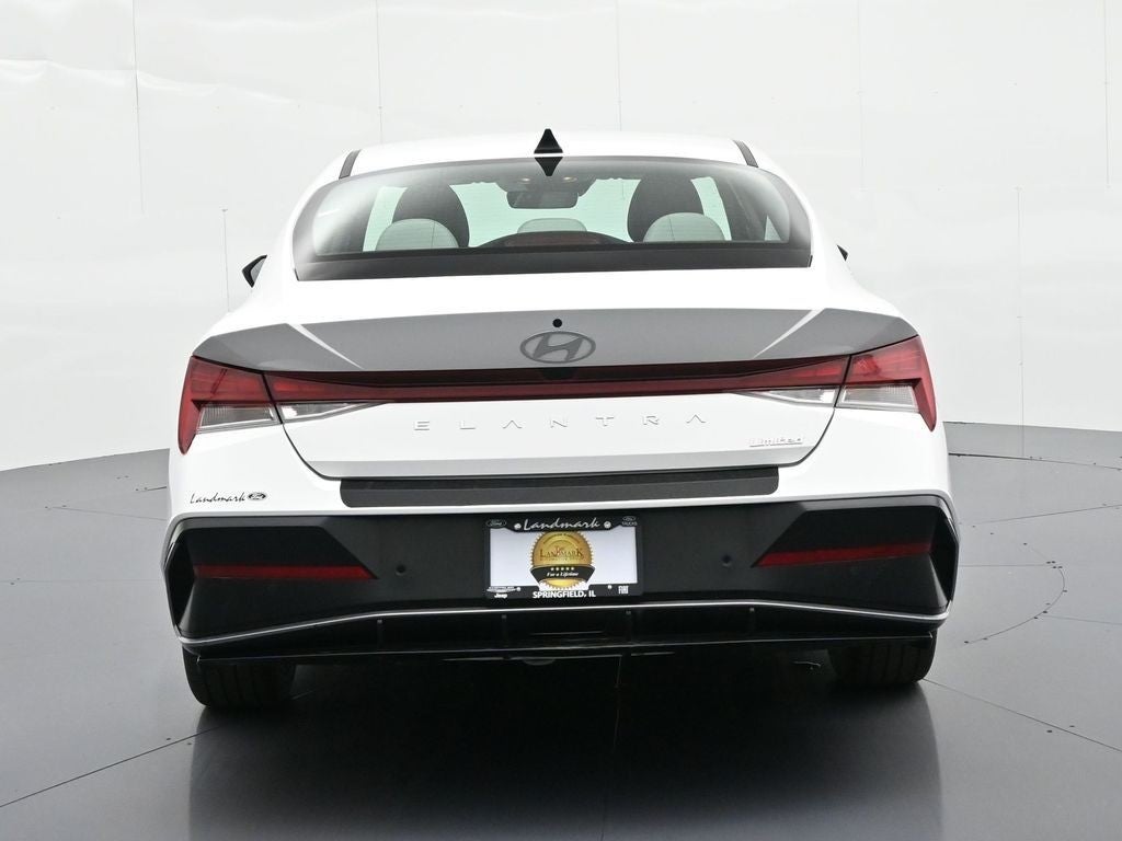 2024 Hyundai Elantra Limited IVT