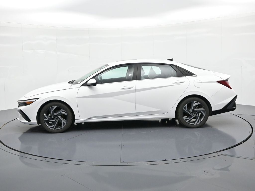 2024 Hyundai Elantra Limited IVT
