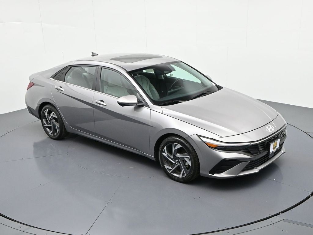 2024 Hyundai Elantra Limited IVT