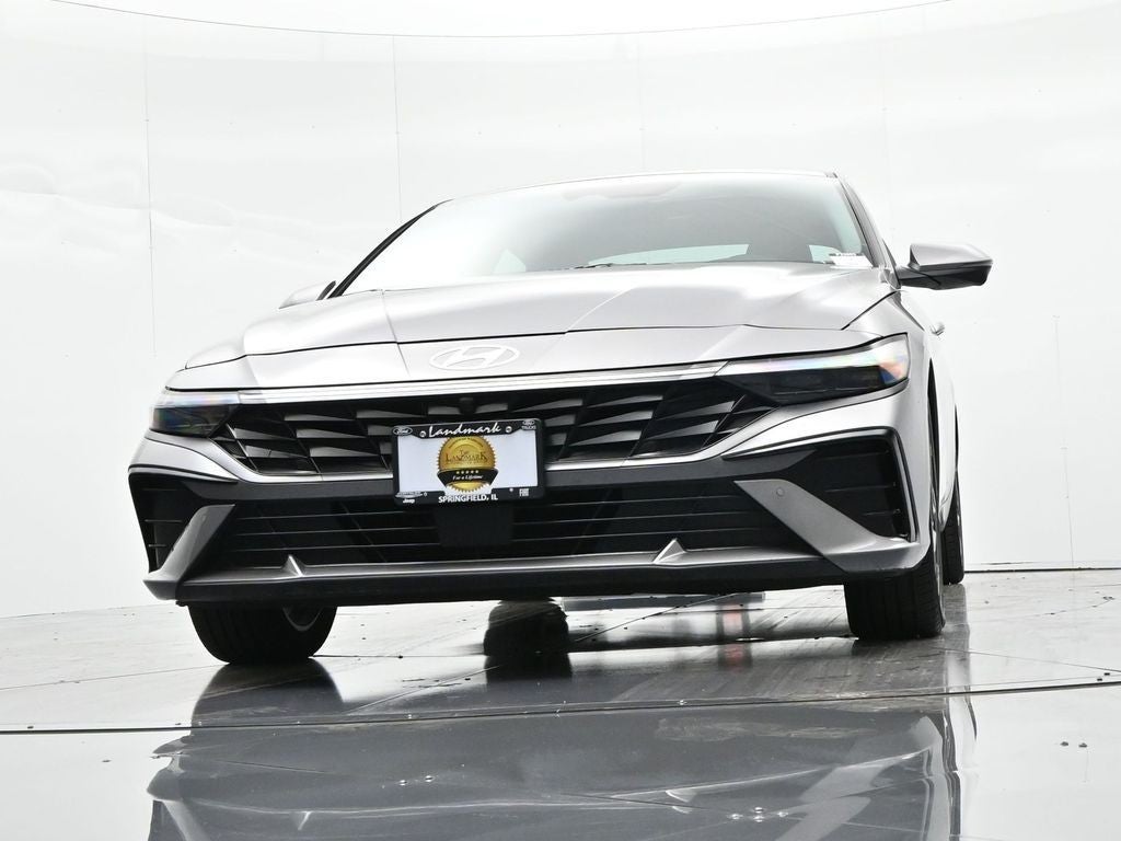 2024 Hyundai Elantra Limited IVT