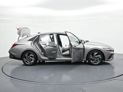 2024 Hyundai Elantra Limited IVT