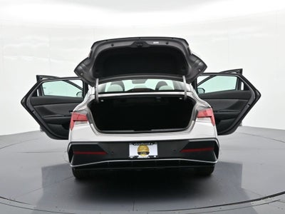 2024 Hyundai Elantra Limited IVT