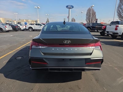 2025 Hyundai Elantra SEL Convenience IVT