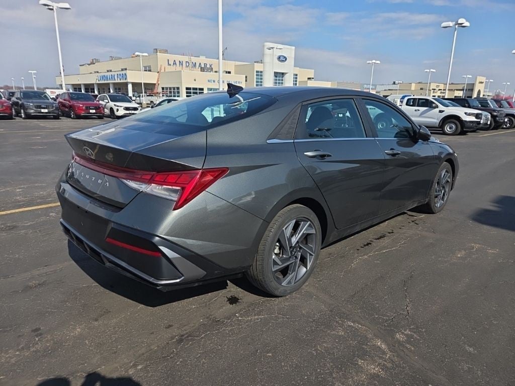 2025 Hyundai Elantra SEL Convenience IVT