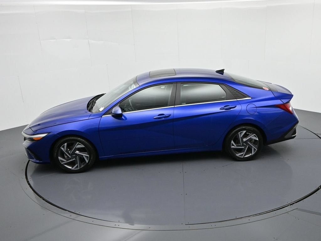 2025 Hyundai Elantra SEL Convenience IVT
