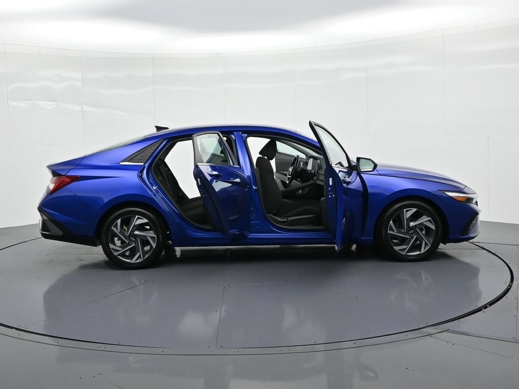 2025 Hyundai Elantra SEL Convenience IVT