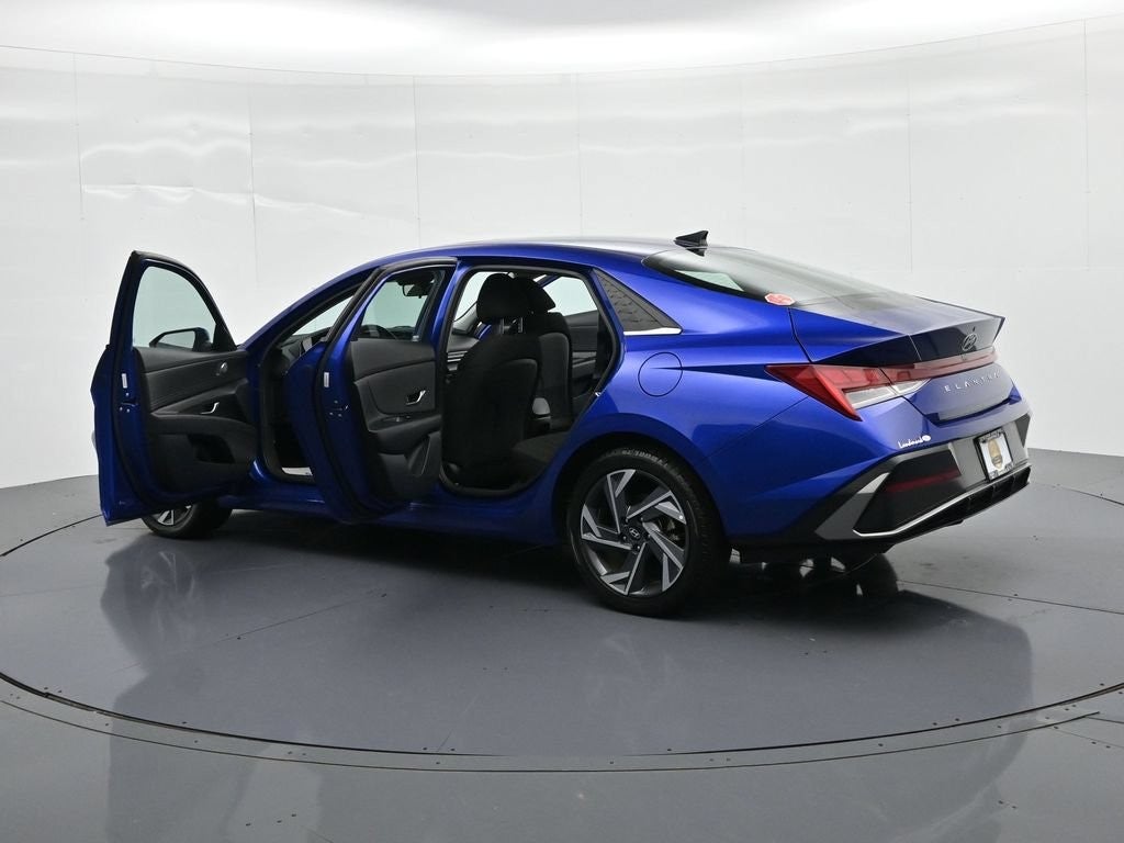 2025 Hyundai Elantra SEL Convenience IVT