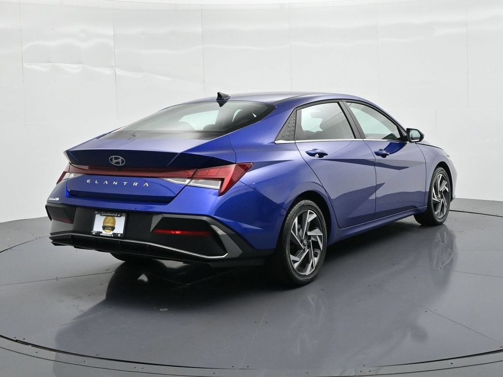 2025 Hyundai Elantra SEL Convenience IVT