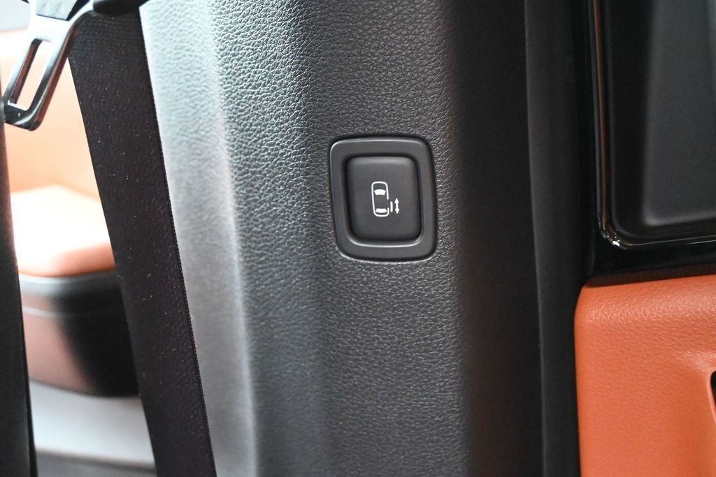 2023 Kia Carnival SX FWD