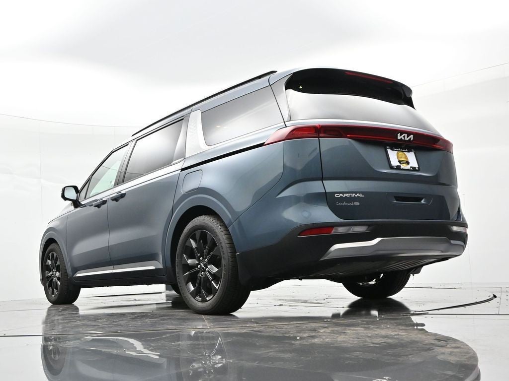 2023 Kia Carnival SX FWD