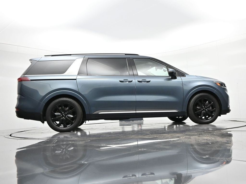 2023 Kia Carnival SX FWD